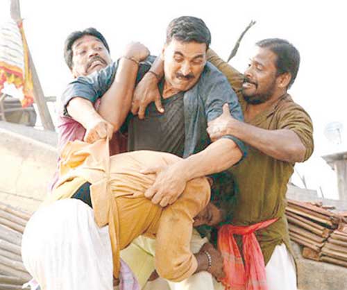 'Rowdy Rathore' off to a roaring start